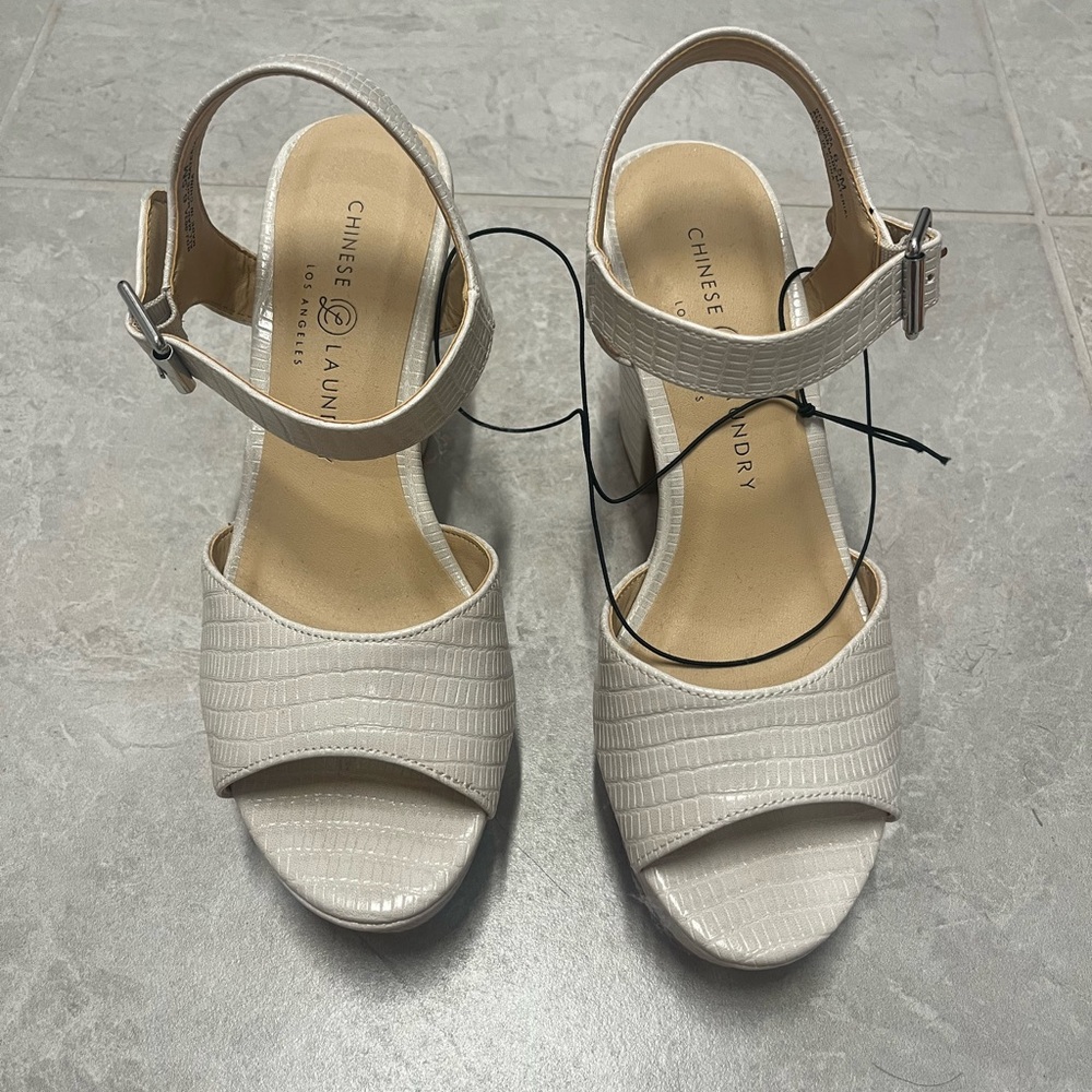Women's Textured Cream wedges